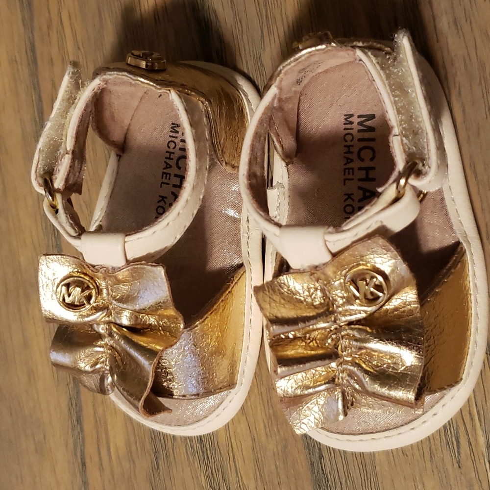 Michael Kors baby shoes - Picture 2 of 5